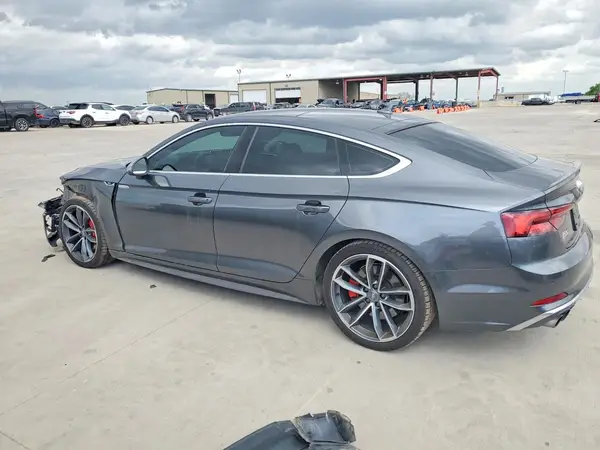 WAUC4CF55JA038614 2018 AUDI RS5 - Image 2