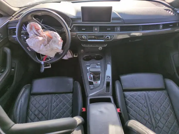 WAUC4CF55JA099896 2018 AUDI RS5 - Image 8