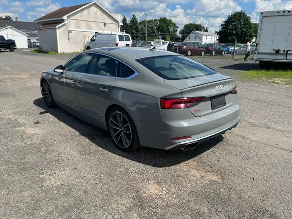 WAUC4CF55KA006053 2019 AUDI S5 - Image 2