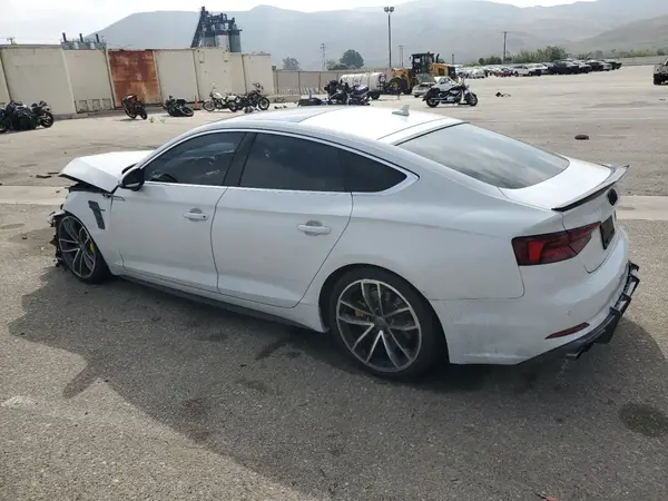 WAUC4CF56JA047211 2018 AUDI RS5 - Image 2