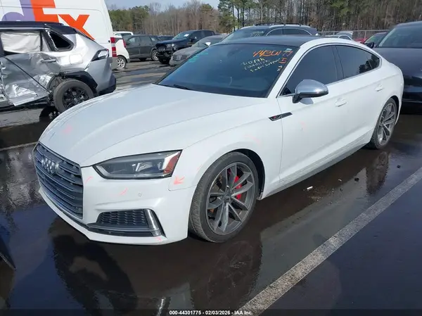 WAUC4CF56JA065577 2018 AUDI S5 - Image 2