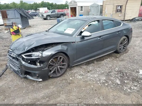 WAUC4CF56JA098420 2018 AUDI S5 - Image 2