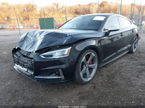 WAUC4CF56JA125745 2018 AUDI S5 - Image 2
