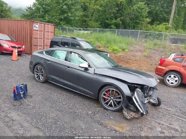WAUC4CF57JA036587 2018 AUDI S5 - Image 1