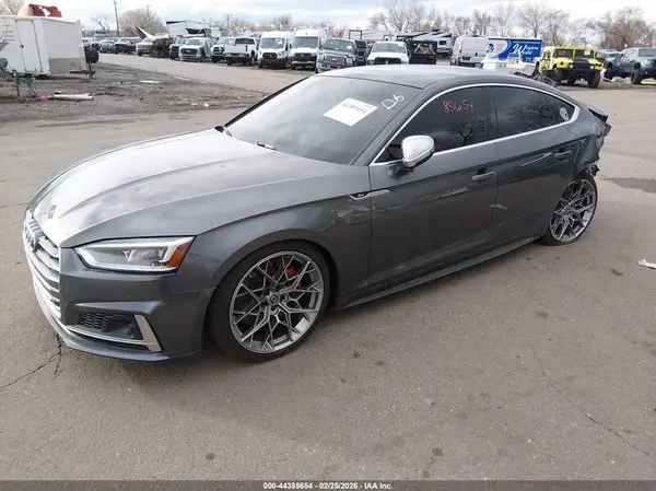 WAUC4CF57JA130890 2018 AUDI S5 - Image 2