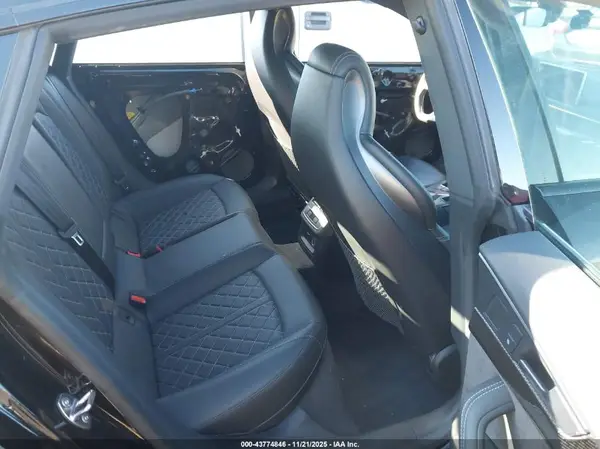 WAUC4CF57KA077139 2019 AUDI S5 - Image 8