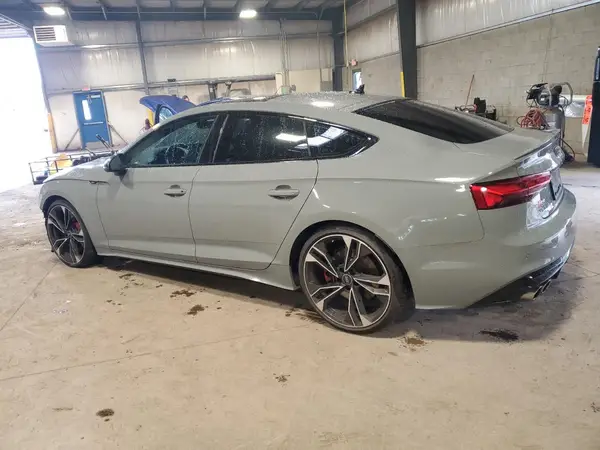 WAUC4CF57MA043351 2021 AUDI RS5 - Image 2