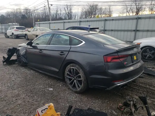 WAUC4CF58JA040664 2018 AUDI RS5 - Image 2