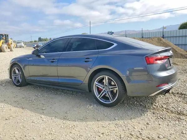 WAUC4CF58JA061708 2018 AUDI RS5 - Image 2