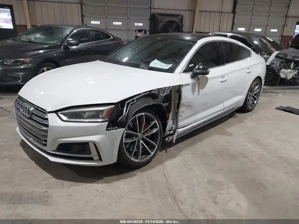 WAUC4CF58JA066844 2018 AUDI S5 - Image 2