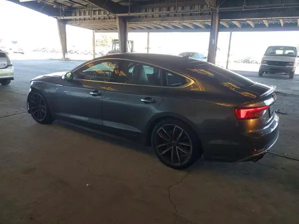 WAUC4CF58JA098953 2018 AUDI RS5 - Image 2
