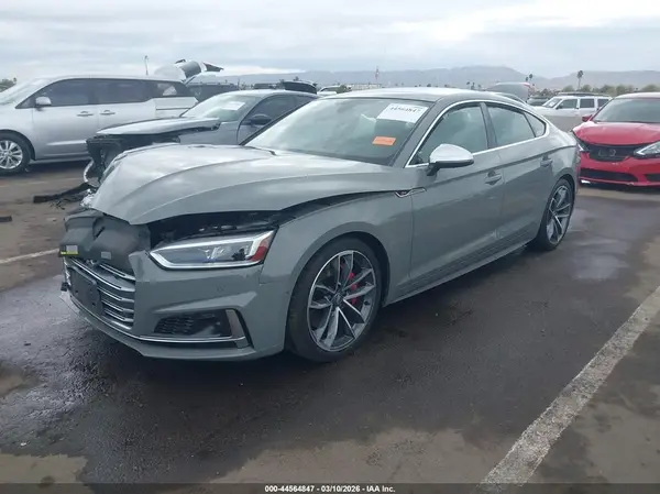 WAUC4CF58KA001431 2019 AUDI S5 - Image 2