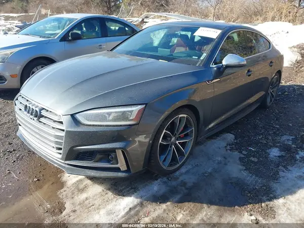 WAUC4CF58KA003163 2019 AUDI S5 - Image 2