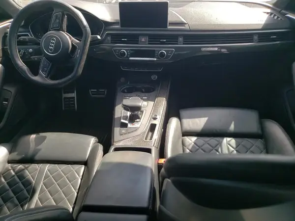 WAUC4CF58KA017385 2019 AUDI RS5 - Image 8