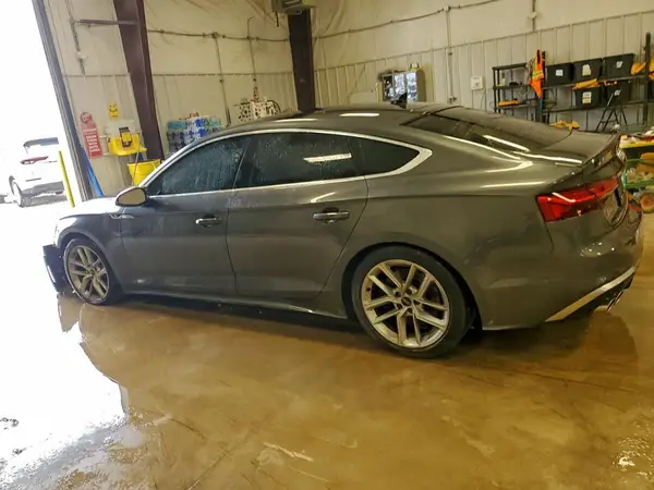 WAUC4CF58MA043052 2021 AUDI S5 - Image 2