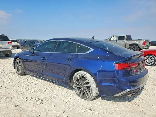 WAUC4CF58NA032327 2022 AUDI RS5 - Image 2