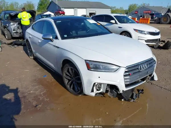 WAUC4CF59JA044383 2018 AUDI S5 - Image 1