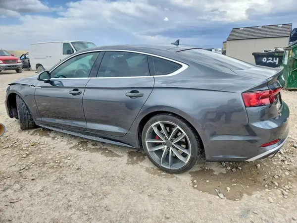 WAUC4CF59JA103433 2018 AUDI RS5 - Image 2