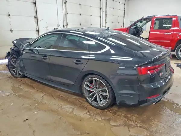 WAUC4CF59JA136805 2018 AUDI RS5 - Image 2