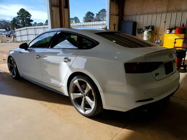 WAUC4CF59KA020196 2019 AUDI S5 - Image 2