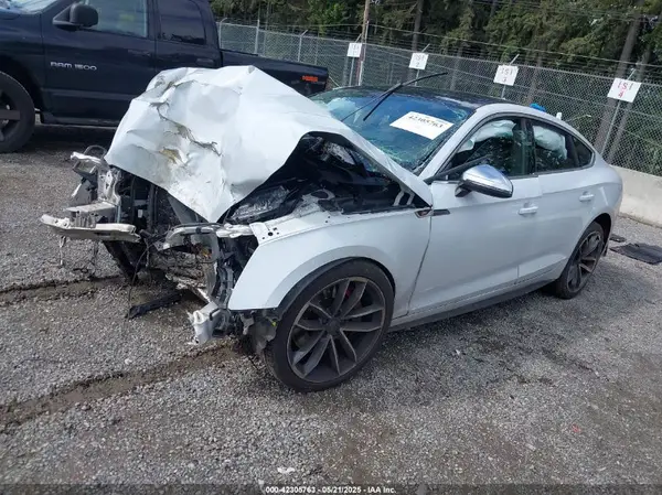 WAUC4CF59KA026631 2019 AUDI S5 - Image 2
