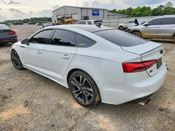 WAUC4CF59NA014774 2022 AUDI RS5 - Image 2