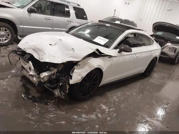 WAUC4CF5XJA043422 2018 AUDI S5 - Image 2