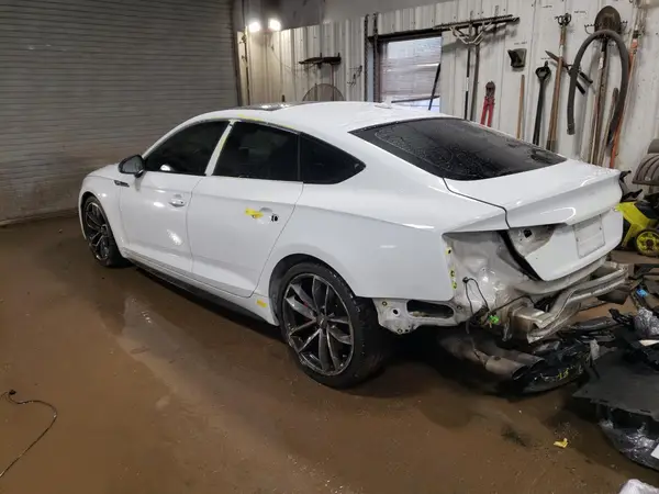 WAUC4CF5XJA113677 2018 AUDI RS5 - Image 2