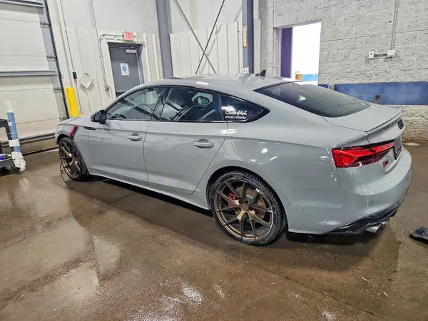 WAUC4CF5XNA011978 2022 AUDI RS5 - Image 2