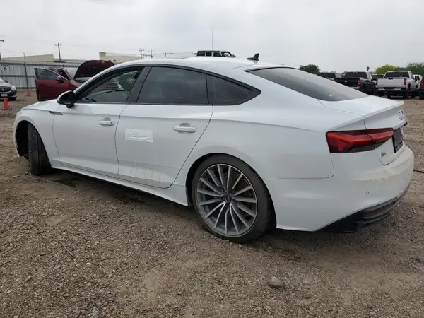 WAUCBCF58NA027585 2022 AUDI A5 - Image 2