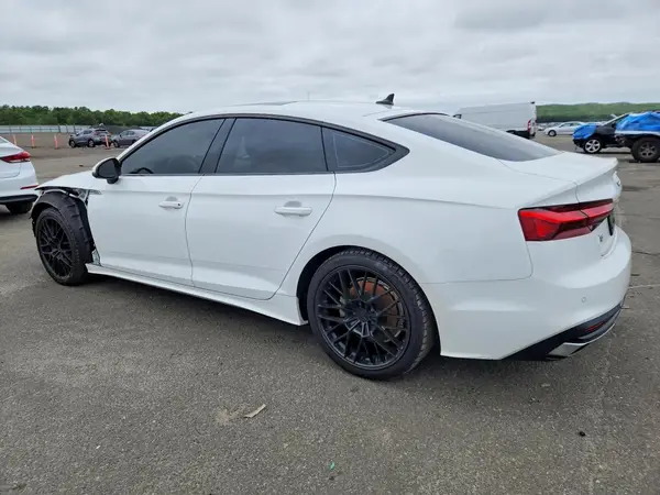 WAUCBCF59NA026588 2022 AUDI A6 - Image 2