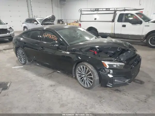 WAUCBCF5XNA028477 2022 AUDI A5 - Image 1