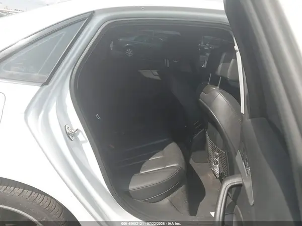 WAUCNAF48HA119089 2017 AUDI A4 - Image 8