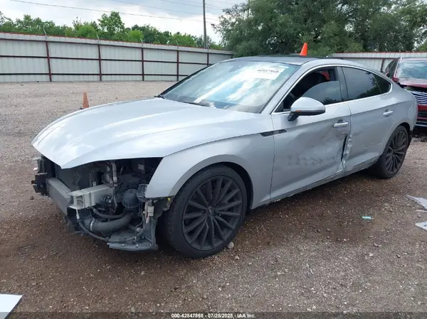 WAUCNCF55JA040814 2018 AUDI A5 - Image 2