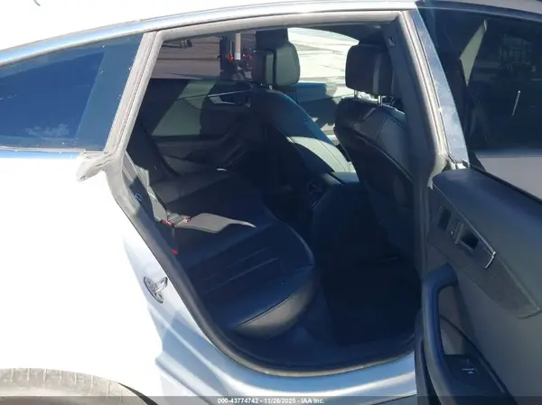 WAUCNDF50JA051192 2018 AUDI A5 - Image 8
