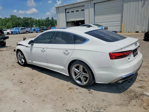 WAUDACF51MA021102 2021 AUDI A5 - Image 2