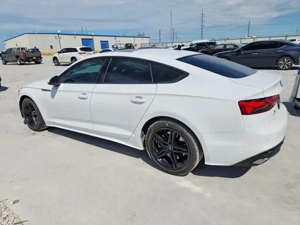WAUDACF52MA026261 2021 AUDI A5 - Image 2