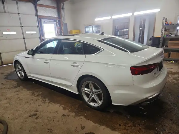 WAUDACF53NA008756 2022 AUDI A5 - Image 2