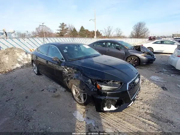 WAUDACF57NA008808 2022 AUDI A5 - Image 1