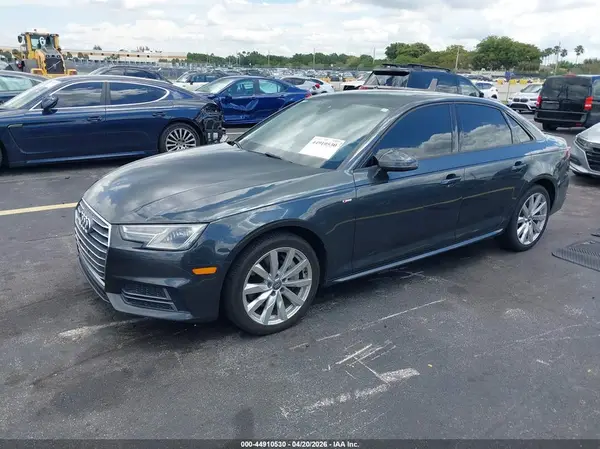 WAUDNAF41JA125102 2018 AUDI A4 - Image 2