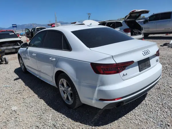 WAUDNAF42JA163132 2018 AUDI A4 - Image 2