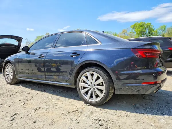 WAUDNAF46JA077712 2018 AUDI A4 - Image 2