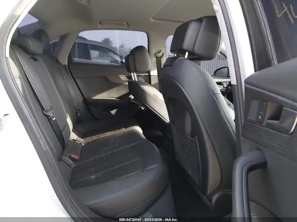 WAUDNAF47KN020669 2019 AUDI A4 - Image 8