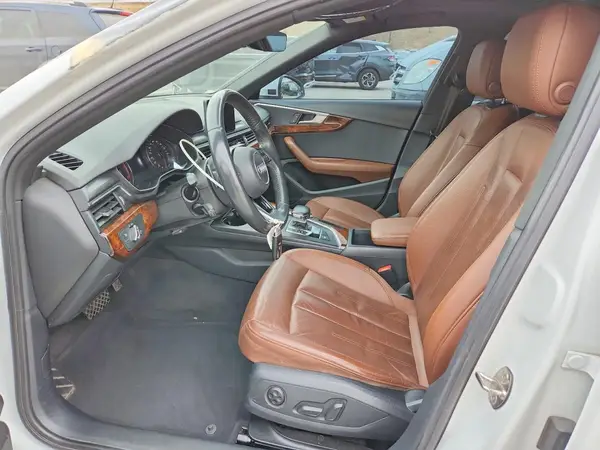 2019 AUDI A4 auction photo 7