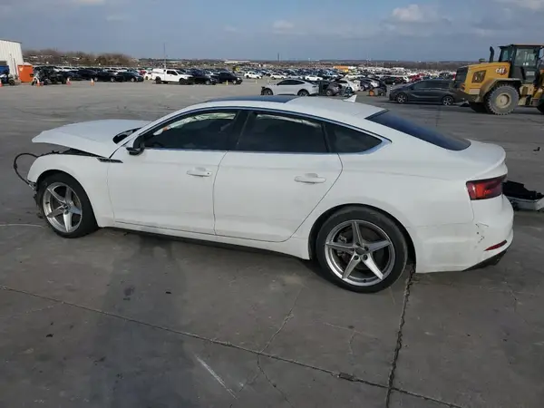 WAUDNCF51KA099932 2019 AUDI A5 - Image 2