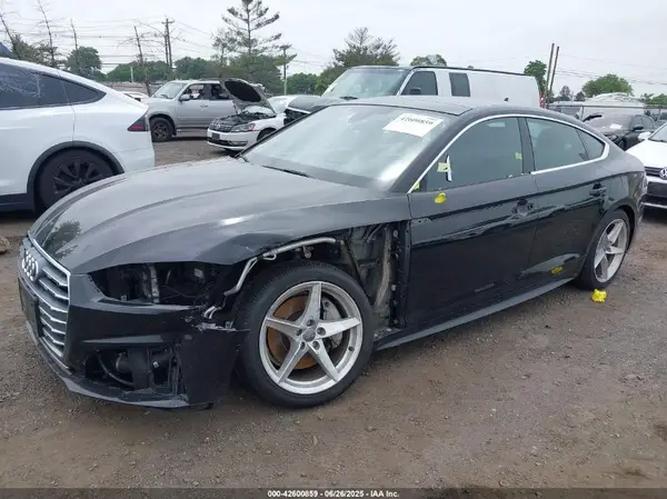 WAUDNCF55KA076475 2019 AUDI A5 - Image 2