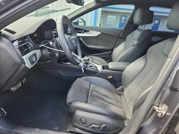 2021 AUDI A4 auction photo 7