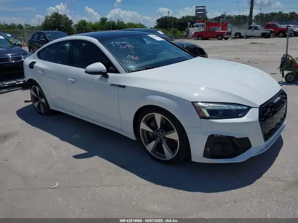 WAUEACF54MA005187 2021 AUDI A5 - Image 1