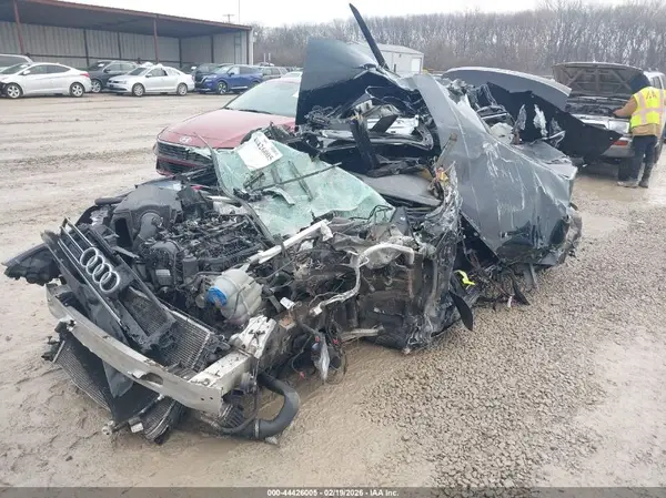 WAUENAF40HN025984 2017 AUDI A4 - Image 2