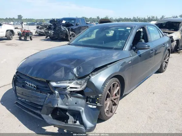 WAUENAF40JA076589 2018 AUDI A4 - Image 2